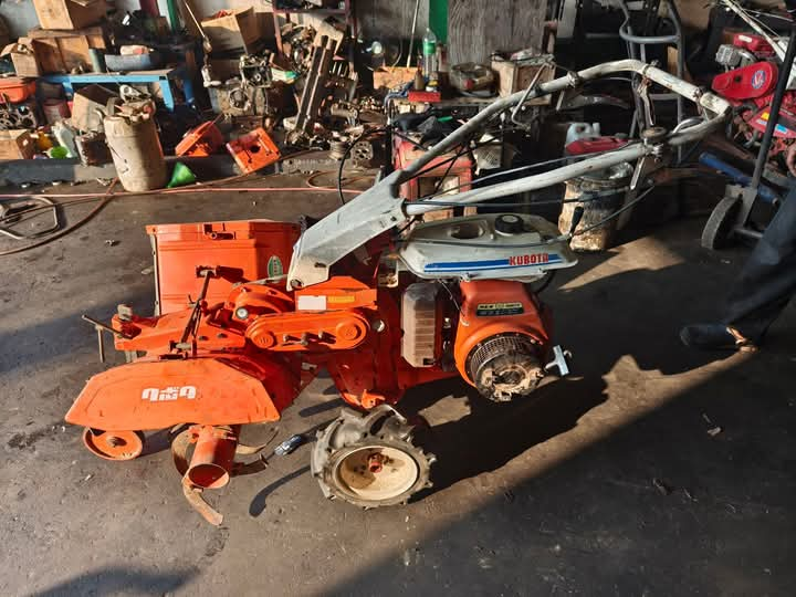 รถพรวนดินเบนซิล Kubota FRT 70